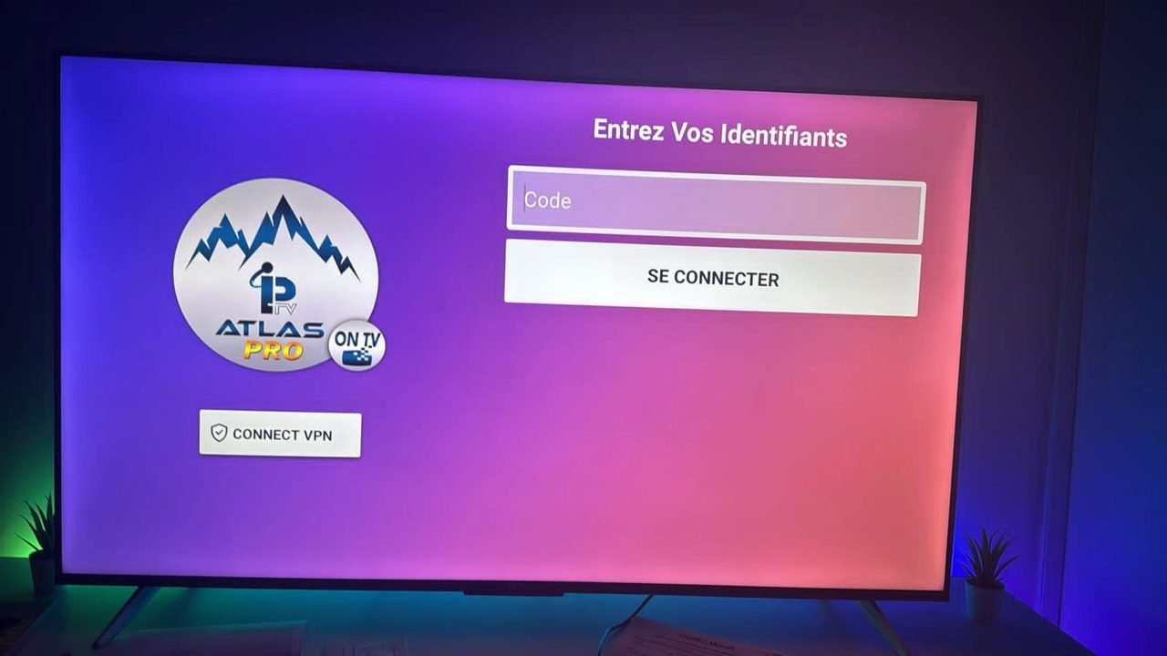 Écran d'activation d'Atlas Pro ONTV sur un téléviseur : champ du code et bouton Se connecter